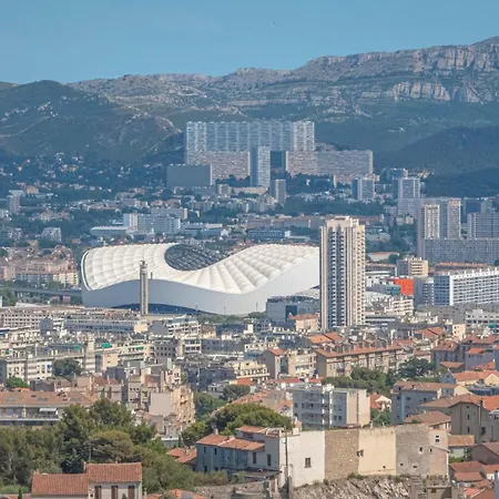 Adira Montgrand 2 Etoiles Marseilles